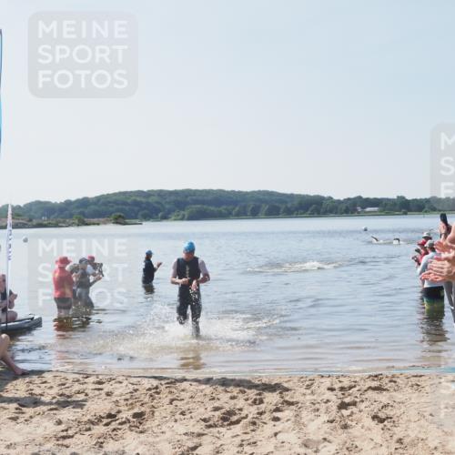 22.06.2025 - Viking Triathlon MichiJ http://msf.ph/oto/8063417 22.06.2025 10:24:54 Schwimmen 4, 329, 521 meine-sportfotos.de