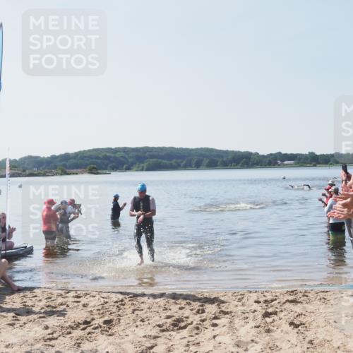 22.06.2025 - Viking Triathlon MichiJ http://msf.ph/oto/8063419 22.06.2025 10:24:54 Schwimmen 4, 329, 521 meine-sportfotos.de