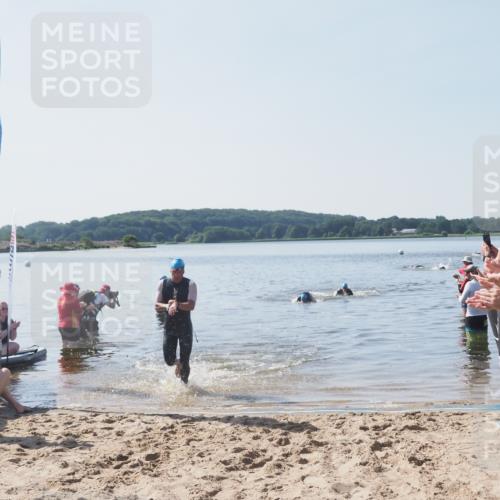 22.06.2025 - Viking Triathlon MichiJ http://msf.ph/oto/8063426 22.06.2025 10:24:54 Schwimmen 4, 329, 521 meine-sportfotos.de