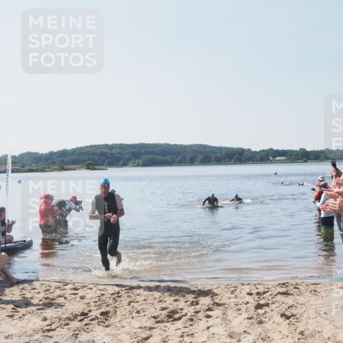 22.06.2025 - Viking Triathlon MichiJ http://msf.ph/oto/8063432 22.06.2025 10:24:55 Schwimmen 4, 329, 521 meine-sportfotos.de
