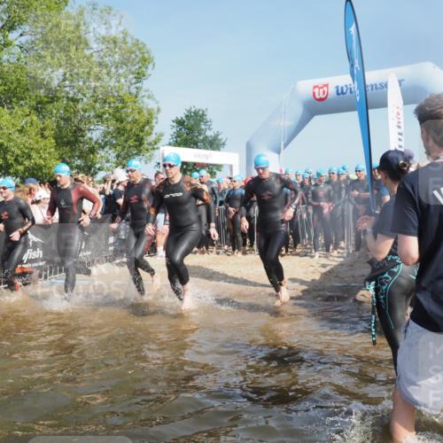 22.06.2025 - Viking Triathlon KatJ http://msf.ph/oto/8063437 22.06.2025 10:02:39 Schwimmen 114, 161, 193, 264, 297, 323, 366, 427, 429, 513, 546, 552 meine-sportfotos.de