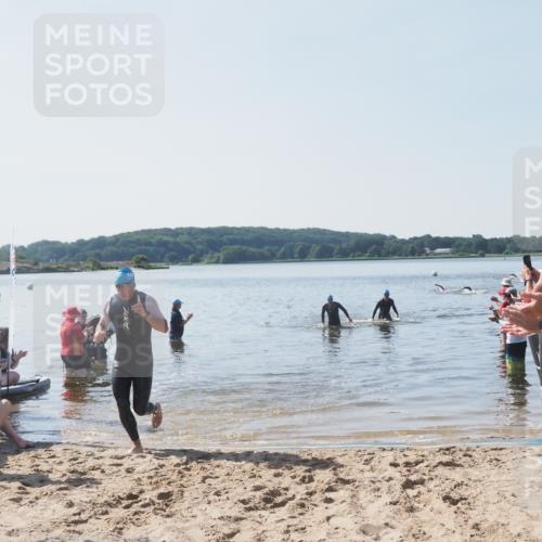 22.06.2025 - Viking Triathlon MichiJ http://msf.ph/oto/8063438 22.06.2025 10:24:55 Schwimmen 4, 329, 521 meine-sportfotos.de