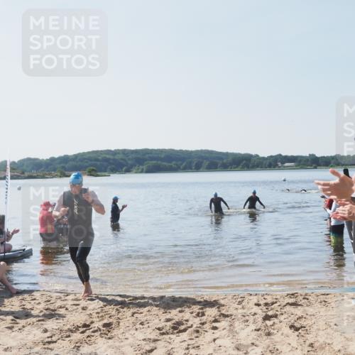 22.06.2025 - Viking Triathlon MichiJ http://msf.ph/oto/8063440 22.06.2025 10:24:55 Schwimmen 4, 329, 521 meine-sportfotos.de