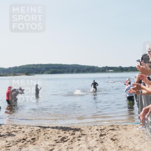22.06.2025 - Viking Triathlon MichiJ http://msf.ph/oto/8063444 22.06.2025 10:24:57 Schwimmen 4, 329, 521 meine-sportfotos.de