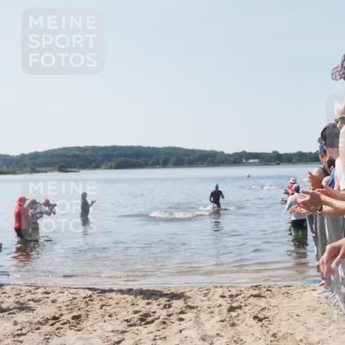22.06.2025 - Viking Triathlon MichiJ http://msf.ph/oto/8063446 22.06.2025 10:24:57 Schwimmen 4, 329, 521 meine-sportfotos.de
