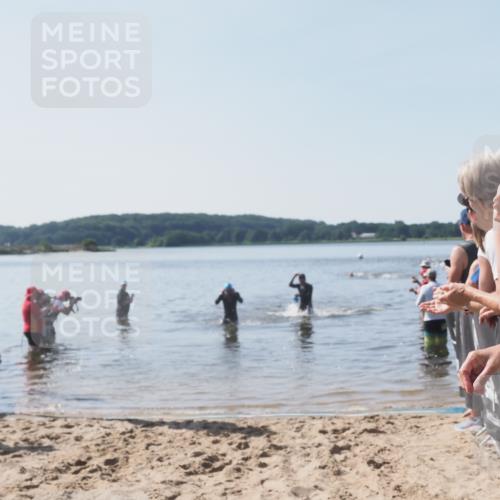 22.06.2025 - Viking Triathlon MichiJ http://msf.ph/oto/8063464 22.06.2025 10:25:00 Schwimmen 4, 521 meine-sportfotos.de