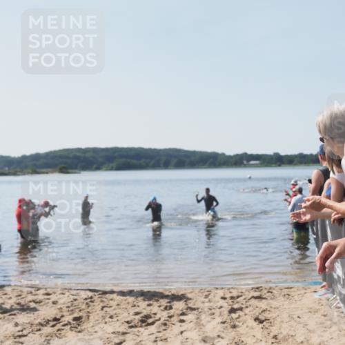 22.06.2025 - Viking Triathlon MichiJ http://msf.ph/oto/8063466 22.06.2025 10:25:00 Schwimmen 4, 521 meine-sportfotos.de