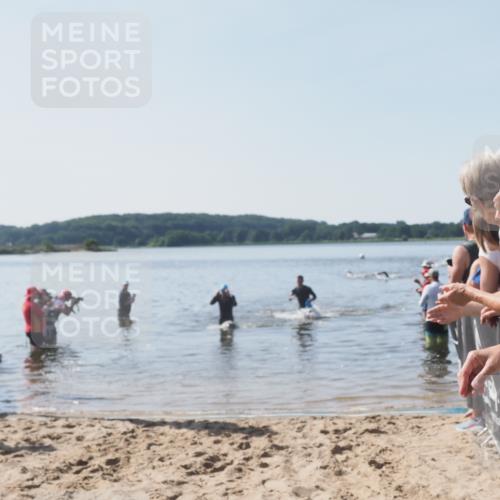 22.06.2025 - Viking Triathlon MichiJ http://msf.ph/oto/8063467 22.06.2025 10:25:00 Schwimmen 4, 521 meine-sportfotos.de