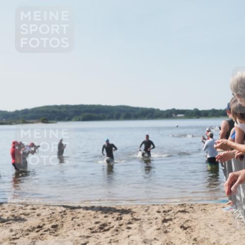 22.06.2025 - Viking Triathlon MichiJ http://msf.ph/oto/8063471 22.06.2025 10:25:01 Schwimmen 4, 521 meine-sportfotos.de