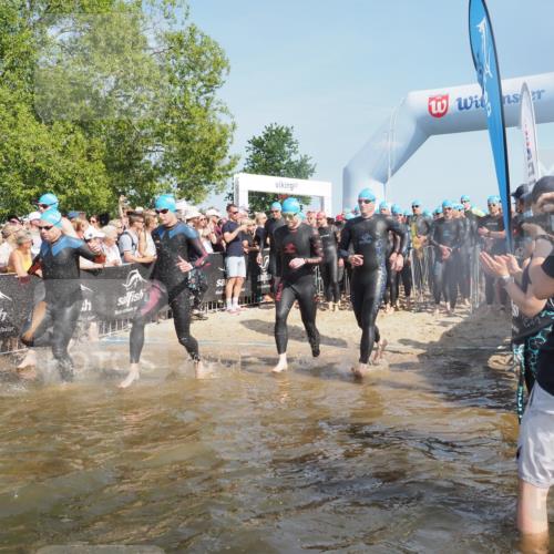 22.06.2025 - Viking Triathlon KatJ http://msf.ph/oto/8063476 22.06.2025 10:02:43 Schwimmen 98, 114, 161, 193, 264, 323, 366, 427, 429, 430, 486, 513, 546, 552 meine-sportfotos.de