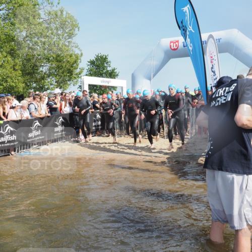 22.06.2025 - Viking Triathlon KatJ http://msf.ph/oto/8063490 22.06.2025 10:02:48 Schwimmen 40, 98, 161, 164, 264, 323, 340, 366, 427, 429, 430, 486, 548, 552, 608 meine-sportfotos.de