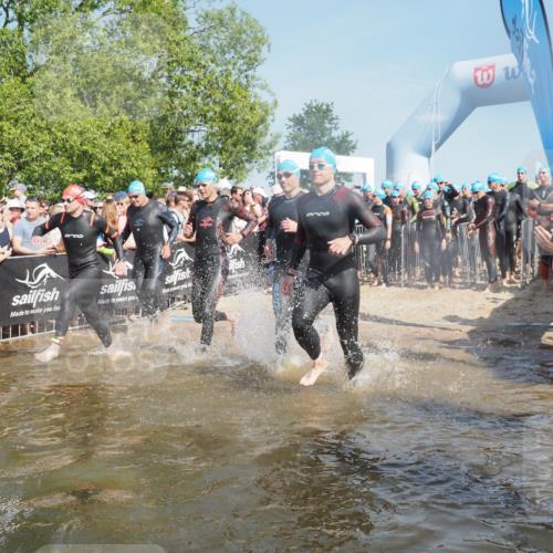 22.06.2025 - Viking Triathlon KatJ http://msf.ph/oto/8063519 22.06.2025 10:02:49 Schwimmen 5, 40, 43, 98, 164, 323, 340, 366, 427, 429, 430, 486, 548, 552, 554, 608 meine-sportfotos.de