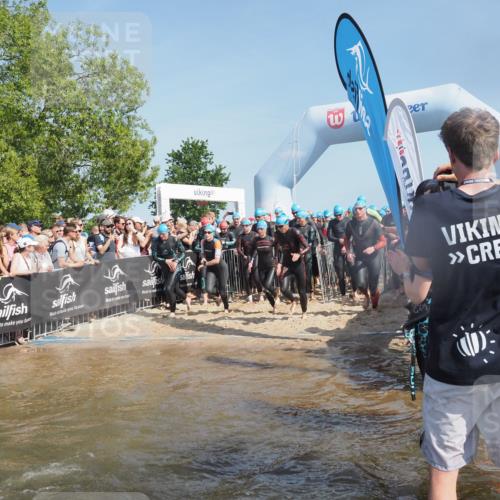 22.06.2025 - Viking Triathlon KatJ http://msf.ph/oto/8063527 22.06.2025 10:02:52 Schwimmen 5, 40, 43, 98, 154, 164, 323, 340, 430, 475, 486, 548, 552, 554, 608 meine-sportfotos.de