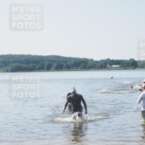 22.06.2025 - Viking Triathlon MichiJ http://msf.ph/oto/8063558 22.06.2025 10:25:25 Schwimmen 122, 641 meine-sportfotos.de