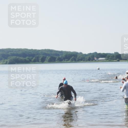 22.06.2025 - Viking Triathlon MichiJ http://msf.ph/oto/8063559 22.06.2025 10:25:25 Schwimmen 122, 641 meine-sportfotos.de