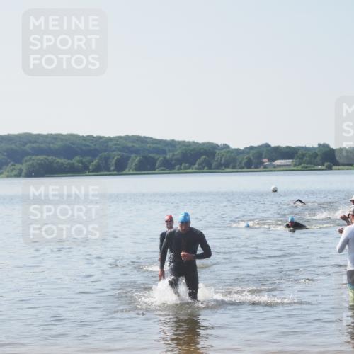 22.06.2025 - Viking Triathlon MichiJ http://msf.ph/oto/8063561 22.06.2025 10:25:25 Schwimmen 122, 641 meine-sportfotos.de