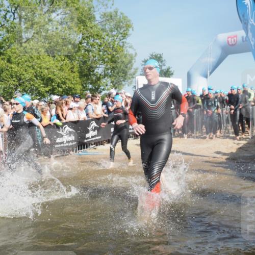 22.06.2025 - Viking Triathlon KatJ http://msf.ph/oto/8063562 22.06.2025 10:02:54 Schwimmen 5, 40, 43, 47, 98, 101, 154, 164, 233, 340, 398, 430, 475, 486, 548, 554, 608, 632 meine-sportfotos.de
