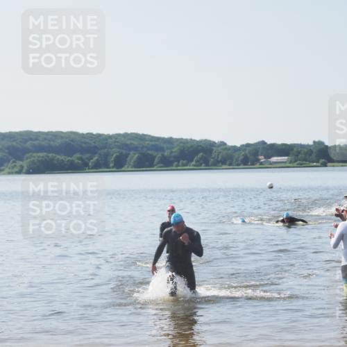 22.06.2025 - Viking Triathlon MichiJ http://msf.ph/oto/8063563 22.06.2025 10:25:25 Schwimmen 122, 641 meine-sportfotos.de
