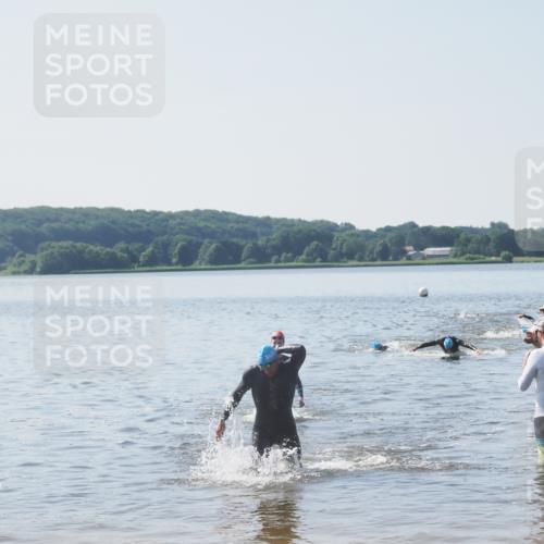 22.06.2025 - Viking Triathlon MichiJ http://msf.ph/oto/8063566 22.06.2025 10:25:26 Schwimmen 2, 122, 641 meine-sportfotos.de