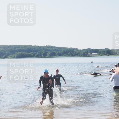 22.06.2025 - Viking Triathlon MichiJ http://msf.ph/oto/8063567 22.06.2025 10:25:27 Schwimmen 2, 122, 641 meine-sportfotos.de
