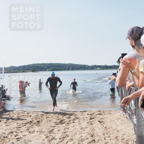 22.06.2025 - Viking Triathlon MichiJ http://msf.ph/oto/8063570 22.06.2025 10:25:29 Schwimmen 2, 122, 641 meine-sportfotos.de