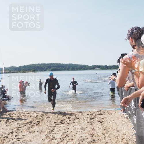 22.06.2025 - Viking Triathlon MichiJ http://msf.ph/oto/8063571 22.06.2025 10:25:29 Schwimmen 2, 122, 641 meine-sportfotos.de