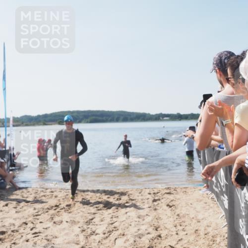 22.06.2025 - Viking Triathlon MichiJ http://msf.ph/oto/8063576 22.06.2025 10:25:29 Schwimmen 2, 122, 641 meine-sportfotos.de