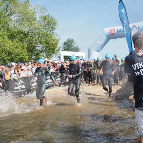 22.06.2025 - Viking Triathlon KatJ http://msf.ph/oto/8063586 22.06.2025 10:02:58 Schwimmen 5, 40, 43, 47, 101, 154, 164, 233, 340, 398, 475, 548, 554, 608, 632 meine-sportfotos.de