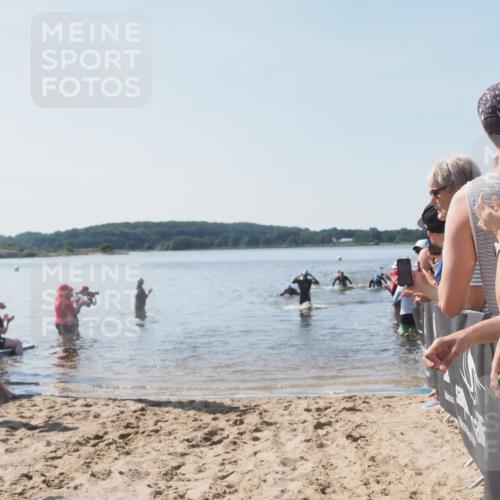 22.06.2025 - Viking Triathlon MichiJ http://msf.ph/oto/8063608 22.06.2025 10:25:35 Schwimmen 2, 420, 485, 544, 641 meine-sportfotos.de