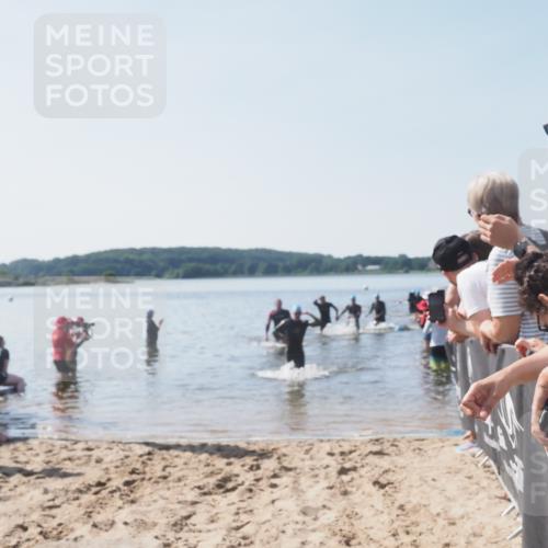 22.06.2025 - Viking Triathlon MichiJ http://msf.ph/oto/8063614 22.06.2025 10:25:41 Schwimmen 2, 10, 420, 455, 485, 544, 557 meine-sportfotos.de