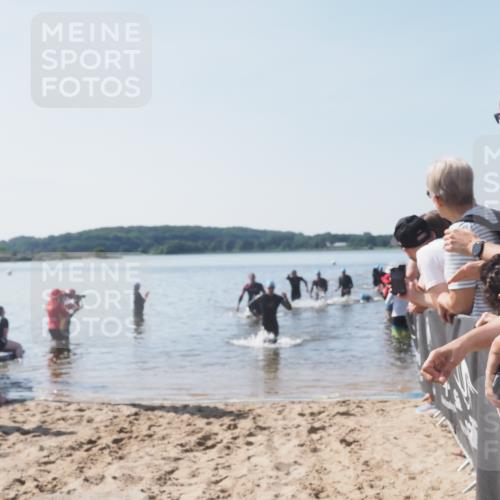 22.06.2025 - Viking Triathlon MichiJ http://msf.ph/oto/8063616 22.06.2025 10:25:41 Schwimmen 2, 10, 420, 455, 485, 544, 557 meine-sportfotos.de