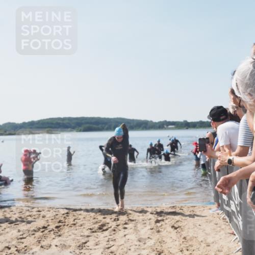 22.06.2025 - Viking Triathlon MichiJ http://msf.ph/oto/8063648 22.06.2025 10:25:46 Schwimmen 2, 10, 49, 420, 455, 485, 544, 557 meine-sportfotos.de