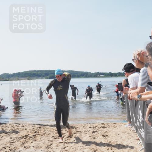 22.06.2025 - Viking Triathlon MichiJ http://msf.ph/oto/8063656 22.06.2025 10:25:47 Schwimmen 2, 10, 49, 420, 455, 485, 544, 557 meine-sportfotos.de