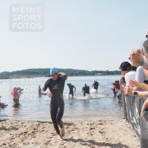 22.06.2025 - Viking Triathlon MichiJ http://msf.ph/oto/8063657 22.06.2025 10:25:47 Schwimmen 2, 10, 49, 420, 455, 485, 544, 557 meine-sportfotos.de
