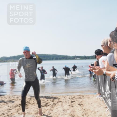 22.06.2025 - Viking Triathlon MichiJ http://msf.ph/oto/8063659 22.06.2025 10:25:47 Schwimmen 2, 10, 49, 420, 455, 485, 544, 557 meine-sportfotos.de