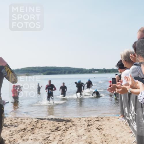 22.06.2025 - Viking Triathlon MichiJ http://msf.ph/oto/8063664 22.06.2025 10:25:48 Schwimmen 10, 49, 420, 455, 485, 544, 557 meine-sportfotos.de