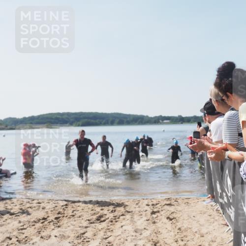 22.06.2025 - Viking Triathlon MichiJ http://msf.ph/oto/8063668 22.06.2025 10:25:49 Schwimmen 10, 49, 420, 455, 485, 544, 557, 642 meine-sportfotos.de