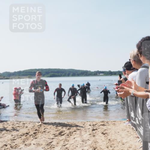 22.06.2025 - Viking Triathlon MichiJ http://msf.ph/oto/8063681 22.06.2025 10:25:51 Schwimmen 10, 49, 420, 455, 485, 544, 557, 642 meine-sportfotos.de