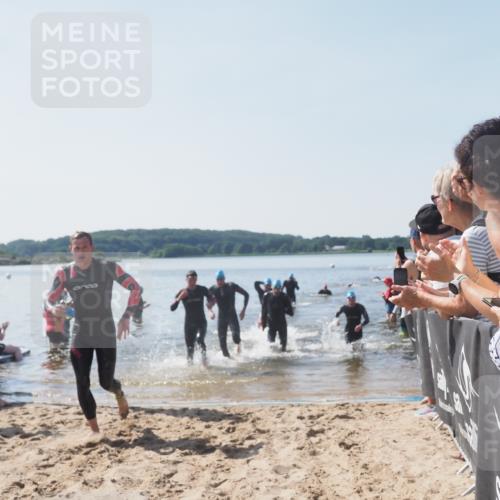 22.06.2025 - Viking Triathlon MichiJ http://msf.ph/oto/8063684 22.06.2025 10:25:51 Schwimmen 10, 49, 420, 455, 485, 544, 557, 642 meine-sportfotos.de