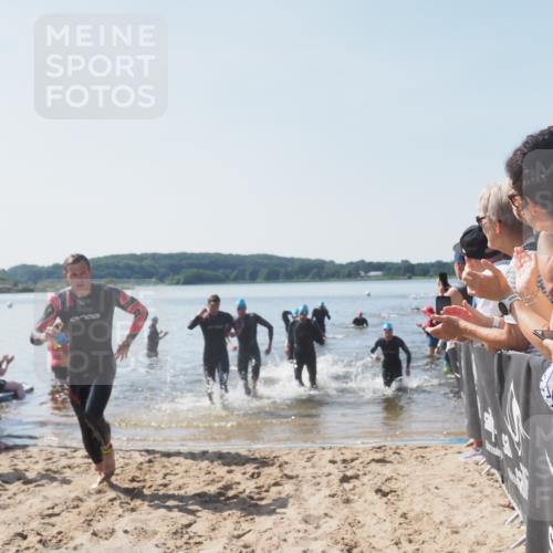 22.06.2025 - Viking Triathlon MichiJ http://msf.ph/oto/8063685 22.06.2025 10:25:51 Schwimmen 10, 49, 420, 455, 485, 544, 557, 642 meine-sportfotos.de
