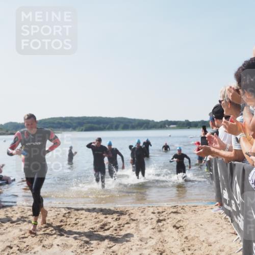 22.06.2025 - Viking Triathlon MichiJ http://msf.ph/oto/8063687 22.06.2025 10:25:51 Schwimmen 10, 49, 420, 455, 485, 544, 557, 642 meine-sportfotos.de