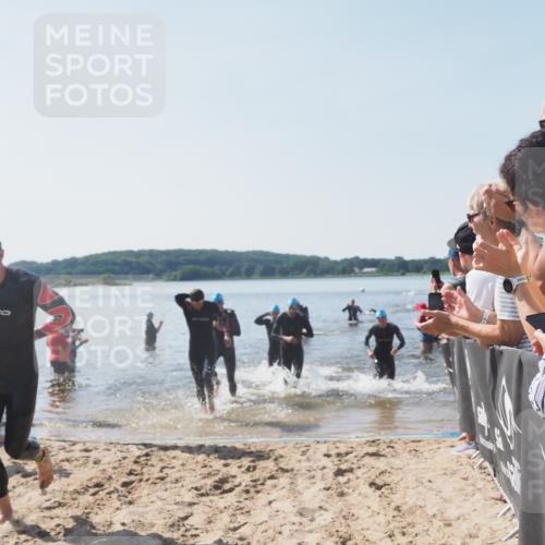 22.06.2025 - Viking Triathlon MichiJ http://msf.ph/oto/8063692 22.06.2025 10:25:52 Schwimmen 10, 49, 420, 455, 485, 544, 557, 642 meine-sportfotos.de
