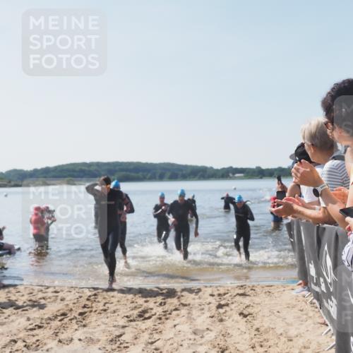 22.06.2025 - Viking Triathlon MichiJ http://msf.ph/oto/8063702 22.06.2025 10:25:53 Schwimmen 10, 49, 420, 455, 485, 544, 557, 642 meine-sportfotos.de