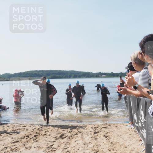 22.06.2025 - Viking Triathlon MichiJ http://msf.ph/oto/8063704 22.06.2025 10:25:53 Schwimmen 10, 49, 420, 455, 485, 544, 557, 642 meine-sportfotos.de