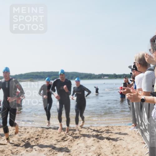 22.06.2025 - Viking Triathlon MichiJ http://msf.ph/oto/8063723 22.06.2025 10:25:55 Schwimmen 10, 49, 455, 485, 544, 557, 642 meine-sportfotos.de