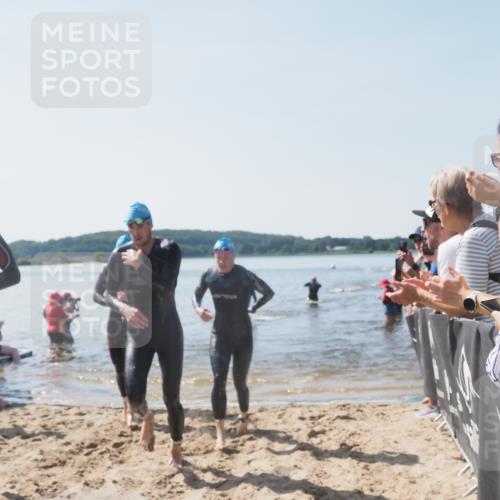 22.06.2025 - Viking Triathlon MichiJ http://msf.ph/oto/8063729 22.06.2025 10:25:56 Schwimmen 10, 49, 455, 485, 557, 642 meine-sportfotos.de