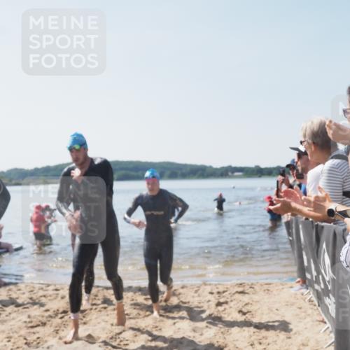 22.06.2025 - Viking Triathlon MichiJ http://msf.ph/oto/8063731 22.06.2025 10:25:56 Schwimmen 10, 49, 455, 485, 557, 642 meine-sportfotos.de