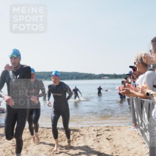 22.06.2025 - Viking Triathlon MichiJ http://msf.ph/oto/8063734 22.06.2025 10:25:56 Schwimmen 10, 49, 455, 485, 557, 642 meine-sportfotos.de