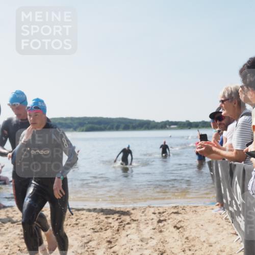 22.06.2025 - Viking Triathlon MichiJ http://msf.ph/oto/8063741 22.06.2025 10:25:57 Schwimmen 10, 49, 455, 557, 617, 642 meine-sportfotos.de
