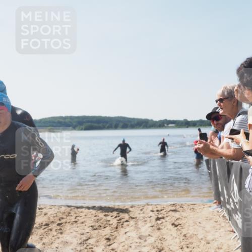 22.06.2025 - Viking Triathlon MichiJ http://msf.ph/oto/8063744 22.06.2025 10:25:57 Schwimmen 10, 49, 455, 557, 617, 642 meine-sportfotos.de